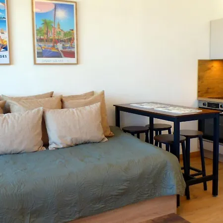 Beautiful Cocoon With Balcony - Near Beach Апартаменты Сис-Фур-Ле-Пляж